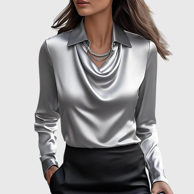 Sylvie | Bluse mit luxuriösem Glanz und Faltenkragen