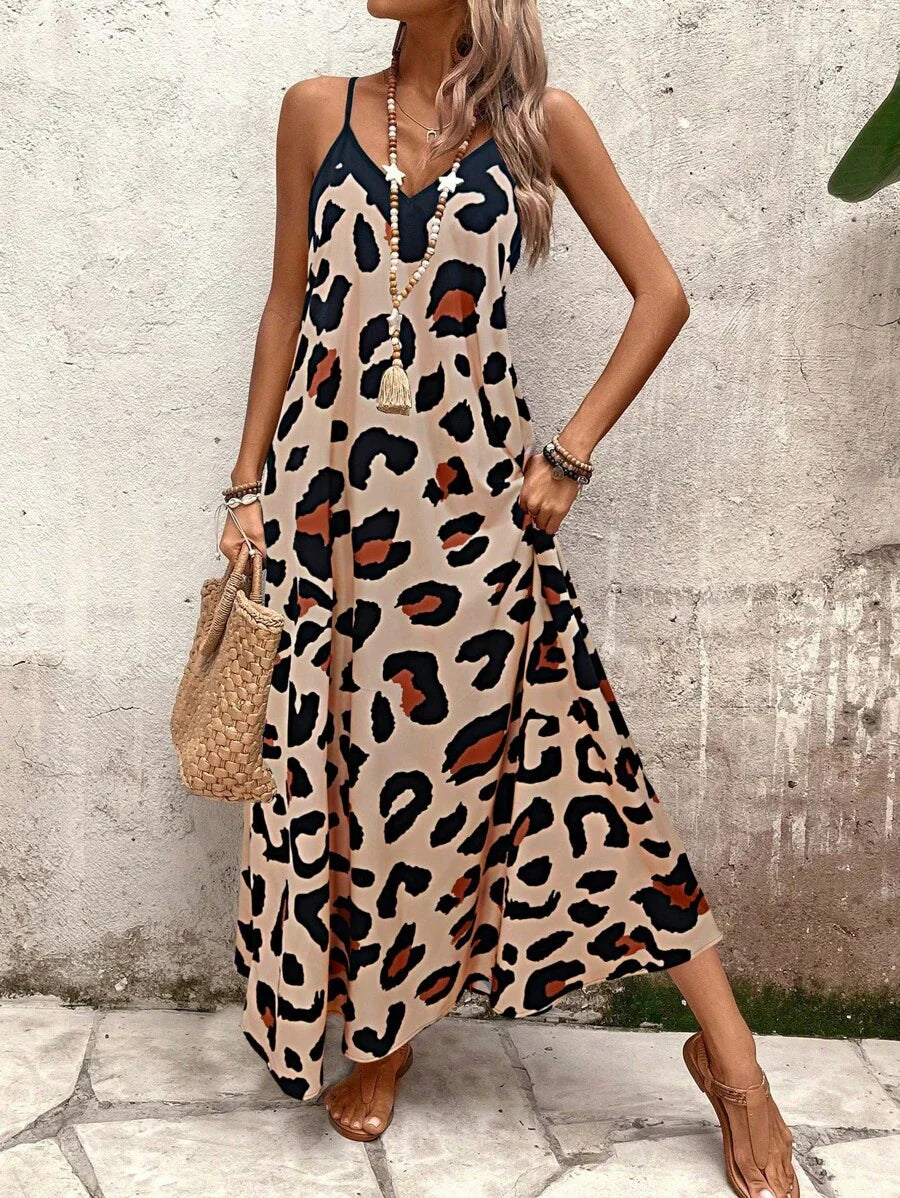Elena | Sommerkleid mit dünnen Trägern, offenem Rücken und grafischem Druck