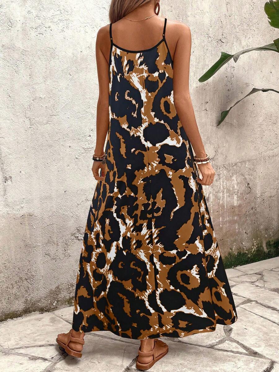 Elena | Sommerkleid mit dünnen Trägern, offenem Rücken und grafischem Druck