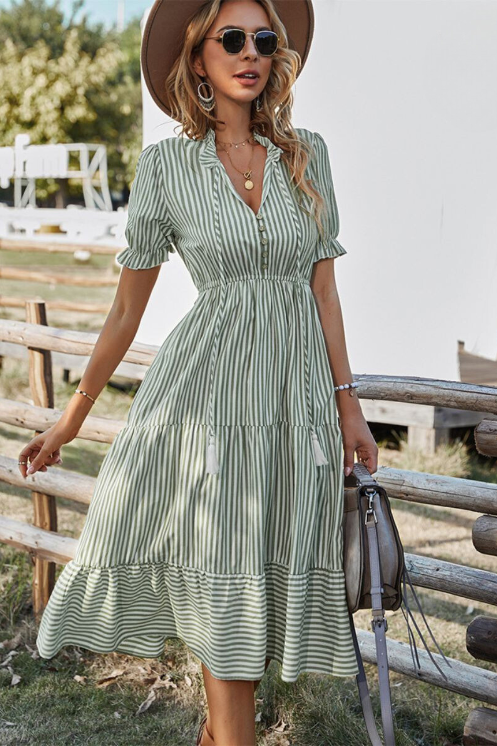 Lucia | Stilvolles Frizzante mit Midi-Kleid in Streifen mit Fransen