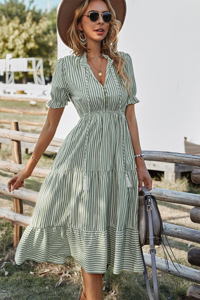 Lucia | Stilvolles Frizzante mit Midi-Kleid in Streifen mit Fransen