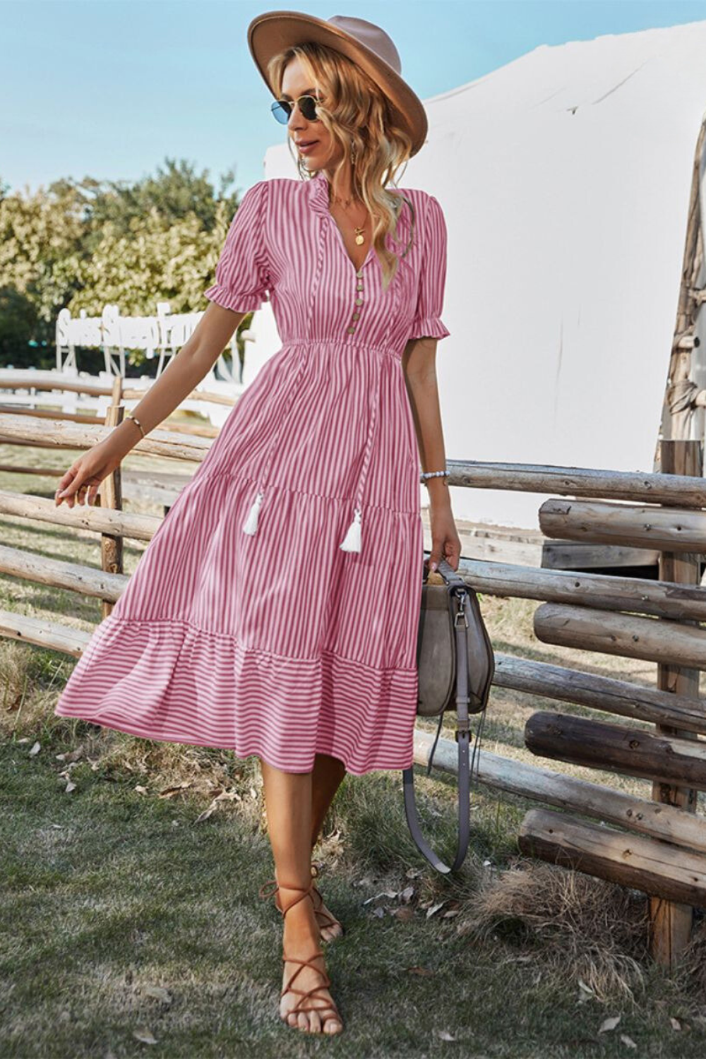 Lucia | Stilvolles Frizzante mit Midi-Kleid in Streifen mit Fransen