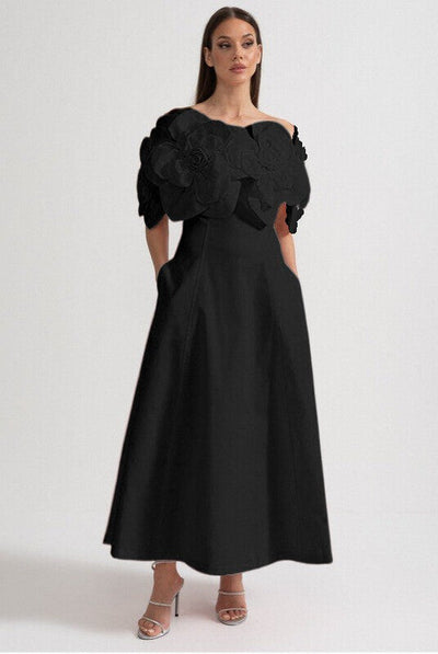 Off-Shoulder Midi-Kleid mit großen Stoffblumenakzenten