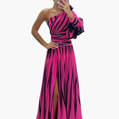 Carla – Elegantes One-Shoulder Maxikleid Mit Streifen