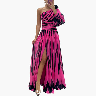 Carla – Elegantes One-Shoulder Maxikleid Mit Streifen