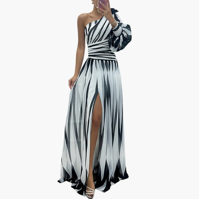 Carla – Elegantes One-Shoulder Maxikleid Mit Streifen