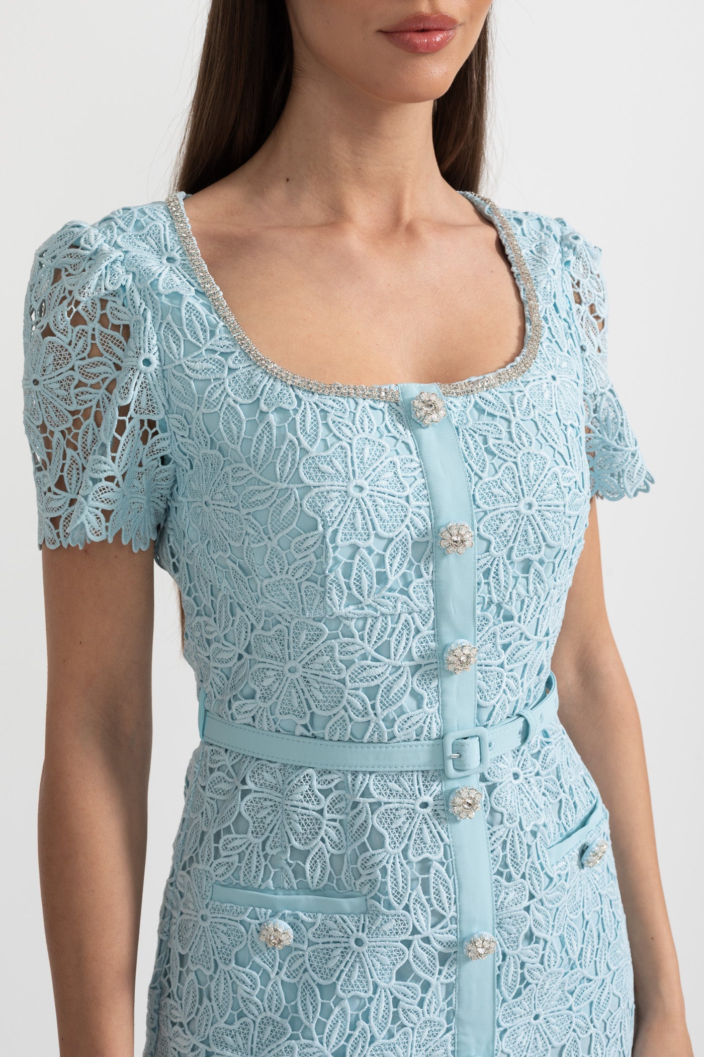 Zartes Azurblaues Spitzen-Midi-Kleid - Babyblau