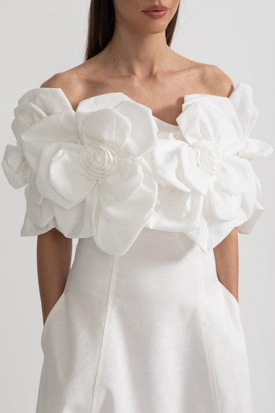 Off-Shoulder Midi-Kleid mit großen Stoffblumenakzenten