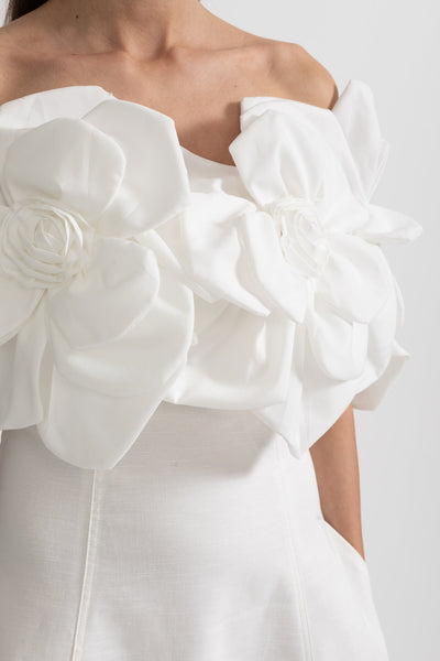 Off-Shoulder Midi-Kleid mit großen Stoffblumenakzenten
