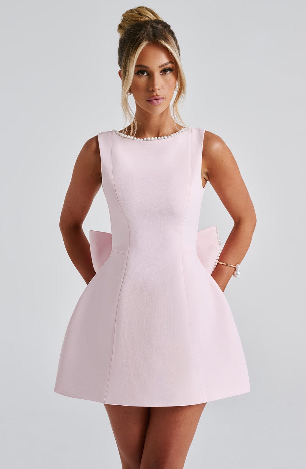 Elle™ | Perlen Schleifen Mini Kleid
