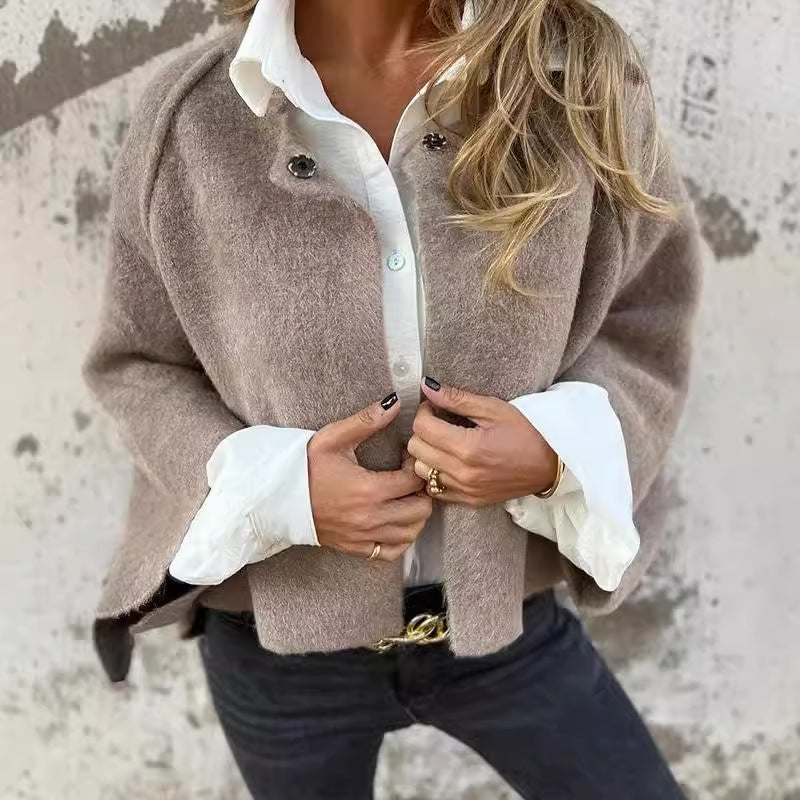 Elise™ - Kurze Jacke mit eleganten auslaufenden Ärmeln